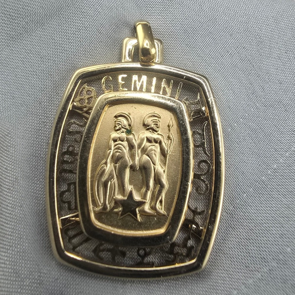 Vintage Estate Gemini Zodiac Pendant Gold Tone Astrology Symbols 1.25in